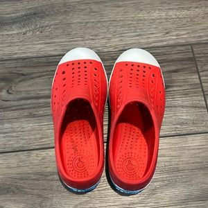 Red Native size 12 used